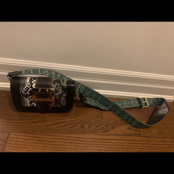 Handbag - Picture 2 of 4